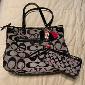 Coach Jacquard Signature Bag w/matching Wristlet/Wallet
